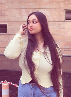 Amisha - escort in Mumbai Photo 3 of 4