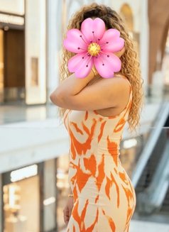 Amisha New Girl - puta in Colombo Photo 2 of 9