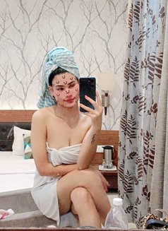 Amisha Patel - escort in Surat Photo 3 of 5