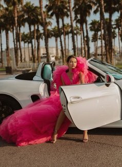 Amisha Patel - escort in Surat Photo 3 of 6