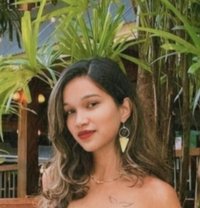 Amisha Patel - puta in Surat