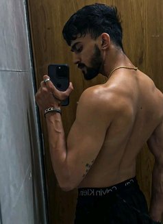 Amit - Male escort in New Delhi Photo 1 of 1
