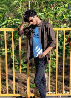 Amit - Male escort in Mumbai Photo 7 of 10