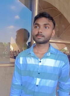 JO V CHUT CHTWANA PSAND KRTI HAI CALL ME - Male escort in Noida Photo 1 of 1