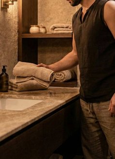 Ammar - Male escort in Colombo Photo 2 of 3