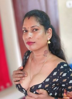 Ammu - Acompañantes transexual in Chennai Photo 9 of 19