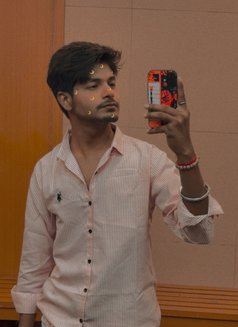 Ammy - Acompañantes masculino in New Delhi Photo 1 of 9