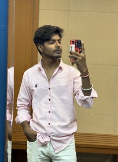 Ammy - Acompañantes masculino in New Delhi Photo 4 of 9