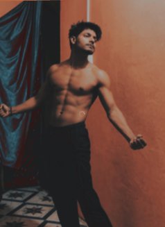 Ammy - Acompañantes masculino in New Delhi Photo 5 of 9