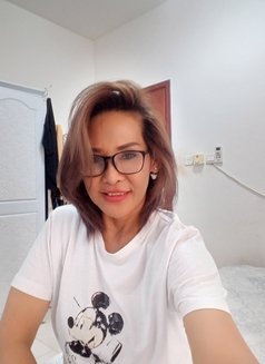 Ammy Massage - puta in Muscat Photo 4 of 6