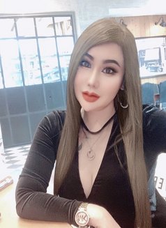 Ammy - escort in Abu Dhabi Photo 5 of 6