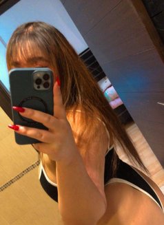 Ammy - puta in Al Manama Photo 4 of 6