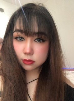 Ammy - puta in Al Manama Photo 5 of 6