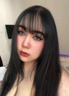 Ammy - puta in Al Manama Photo 6 of 6