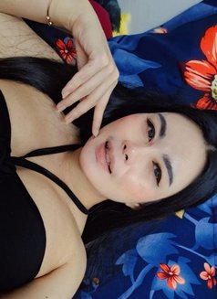 Ammy - puta in Muscat Photo 4 of 5