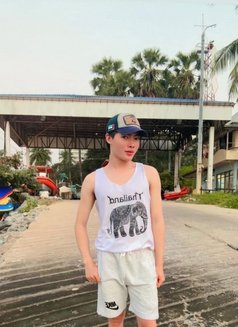 Ammy - Male escort in Dubai Photo 7 of 8