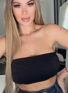 Amora, Full Service - escort in Dubai Photo 7 of 8