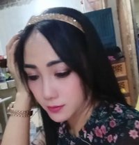 Amora - puta in Surabaya