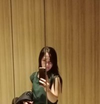 Amora - puta in Surabaya