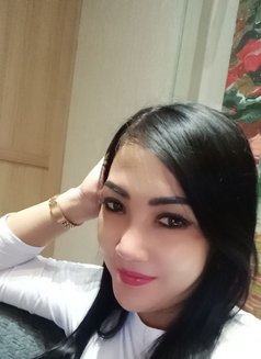 Amora - escort in Surabaya Photo 5 of 15