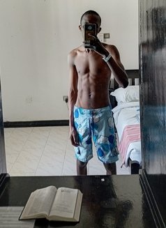 single ladies/wives ONLY, mmf, ffm - Male escort in Nairobi Photo 1 of 9