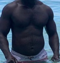 Ampofo Dampare - Acompañantes masculino in Mauritius