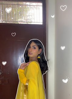 Amrita - Transsexual escort in Kanpur Photo 3 of 7