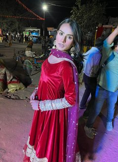 Amrita - Transsexual escort in Kanpur Photo 7 of 8