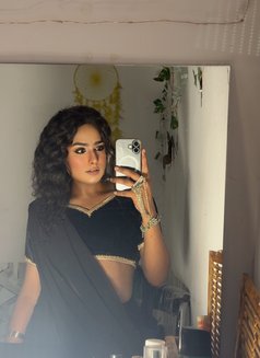 Amrita - Transsexual escort in Kanpur Photo 6 of 8