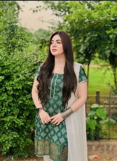 Amrita Kaur - puta in Sharjah Photo 2 of 2
