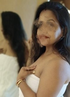 Amrita Sengupta - puta in Kolkata Photo 10 of 13