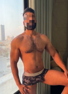 Amrxxxxx - Male escort in Riyadh Photo 2 of 7