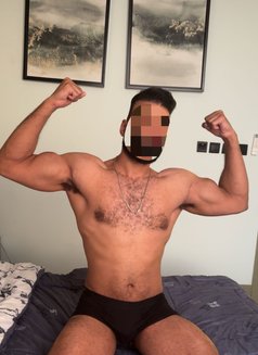 Amrxxxxx - Male escort in Riyadh Photo 7 of 7