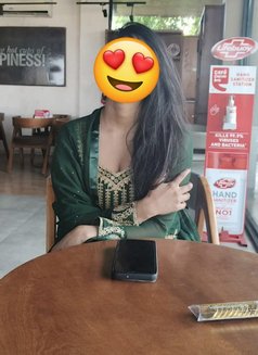 CAM and meet service available - escort in Kolkata Photo 1 of 2