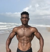 Amu - masseur in Accra