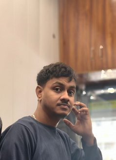 Amu - Intérprete masculino de adultos in Chandigarh Photo 1 of 1