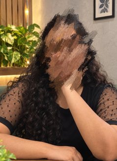 Lakshmi Tamil Working girlGF experience - puta in Dubai Photo 5 of 7