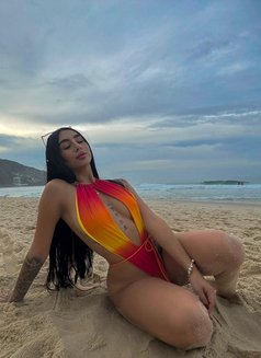 Amy - escort in Dubai Photo 8 of 11