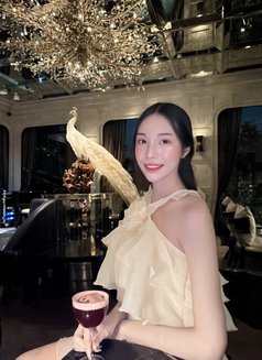 Amy - Transsexual escort in Tokyo Photo 1 of 6