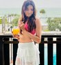 Amy - puta in Colombo Photo 3 of 9