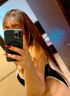 Amy - escort in Al Manama Photo 1 of 5