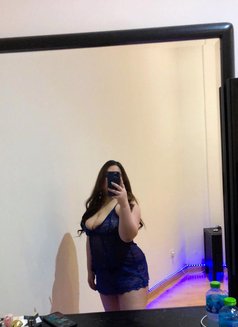 Amy - escort in Al Manama Photo 4 of 5