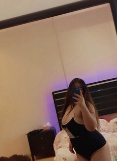 Amy - escort in Al Manama Photo 6 of 8