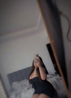 Amy - escort in Al Manama Photo 7 of 8