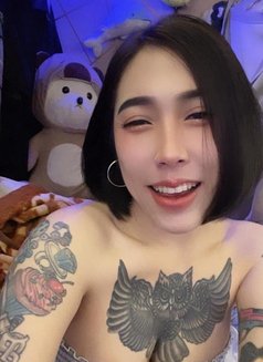 Amy - escort in Dubai Photo 2 of 6