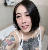 Amy - escort in Dubai Photo 3 of 6