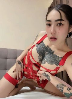 Amy - puta in Dubai Photo 9 of 10