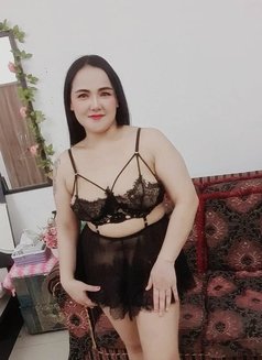 Amy - escort in Muscat Photo 5 of 8