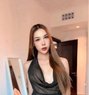 Emily - Transsexual escort in Dubai Photo 4 of 5