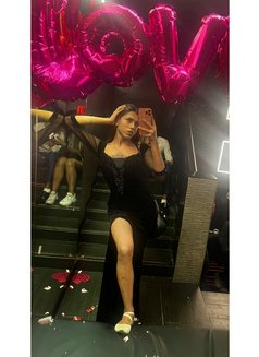 Amyra Shemale video call fun - Acompañantes transexual in Mumbai Photo 18 of 18